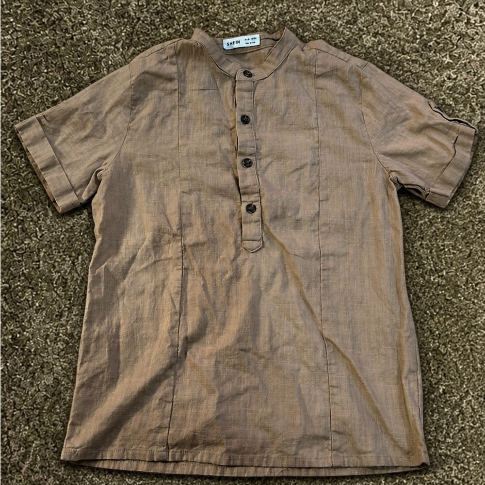 SHEIN Men's Short Sleeve Button-Front Shirt in Brown